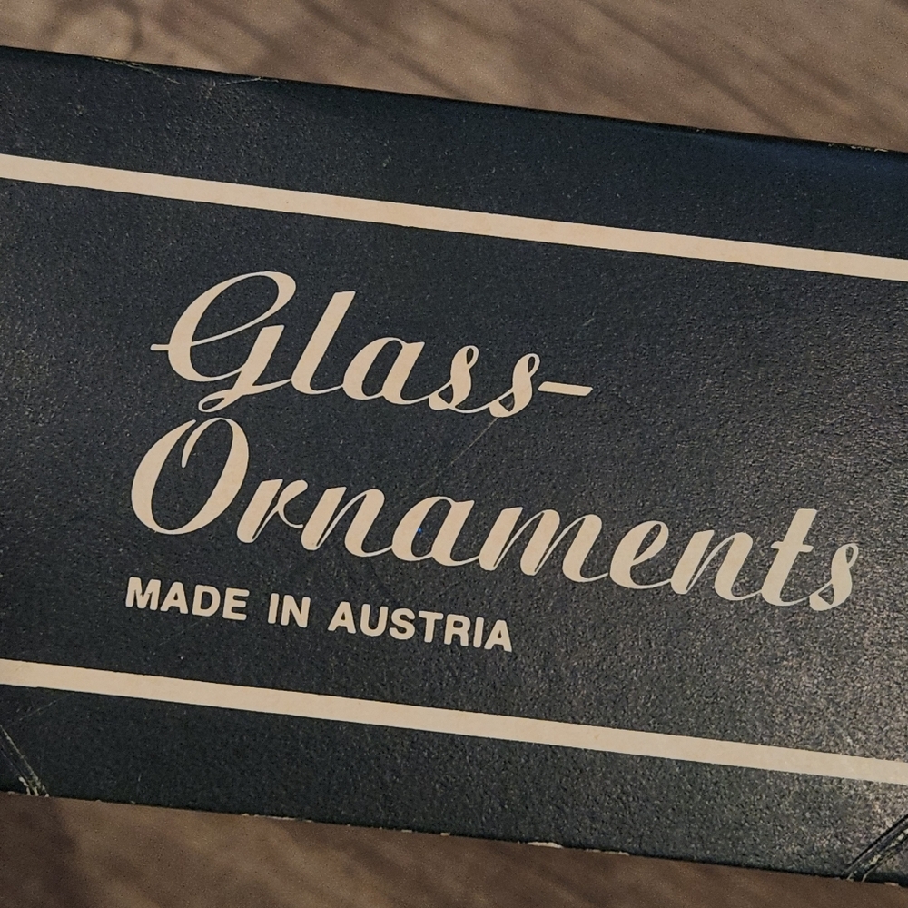 10 Vintage Austrian Glass Christmas Ornaments - Picture 9 of 10